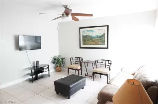 Photo #6: 2407639 Listing 