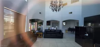 Photo #6: 2407706 Listing