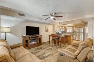 Photo #5: 2407745 Listing