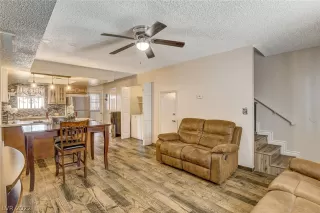 Photo #6: 2407745 Listing