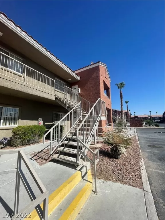 MLS: 2407752 Condo For Sale