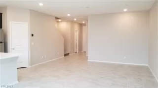 Photo #4: 2407756 Listing 
