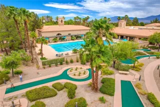 Photo #4: 2407780 Listing