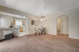 Photo #4: 2407802 Listing 