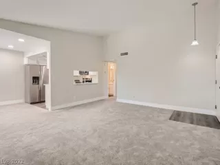 Photo #5: 2407823 Listing