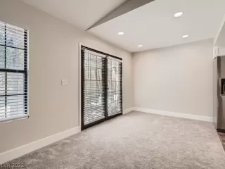 Photo #6: 2407823 Listing