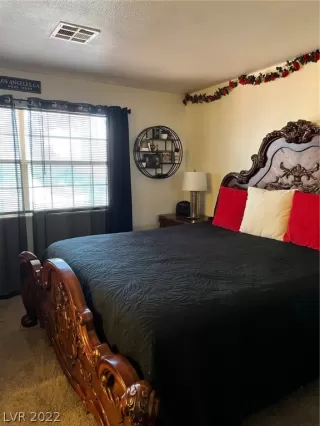 Photo #4: 2407825 Listing