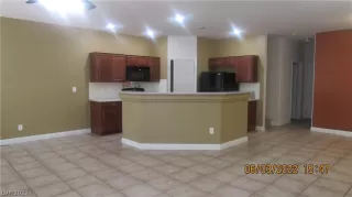 Photo #2: 2407830 Listing 