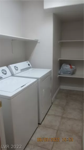 Photo #4: 2407830 Listing 