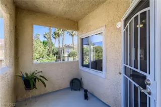 Photo #2: 2407843 Listing