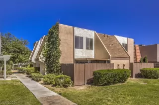 Photo #3: 2407848 Listing 