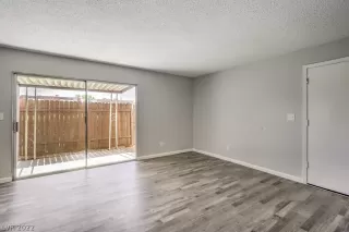 Photo #6: 2407848 Listing 