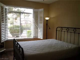 Photo #5: 2407878 Listing 