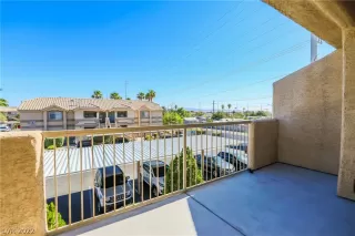 Photo #3: 2407879 Listing 