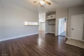 Photo #5: 2407879 Listing 