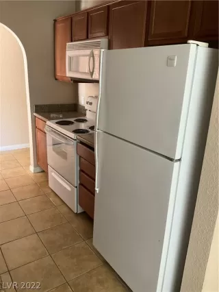 Photo #2: 2407911 Listing 