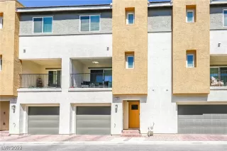 Photo #1: 2407968 Listing