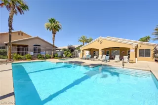 Photo #1: 2407996 Listing 