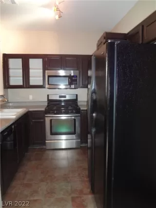 Photo #2: 2408003 Listing 