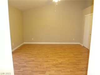 Photo #4: 2408003 Listing 