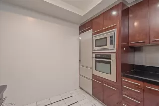 Photo #2: 2408018 Listing 