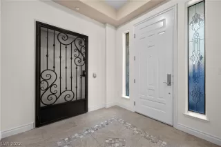 Photo #2: 2408035 Listing