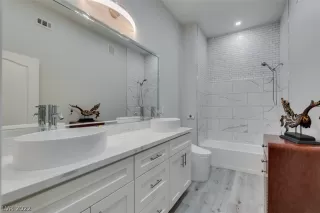 Photo #1: 2408047 Listing