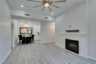 Photo #5: 2408047 Listing