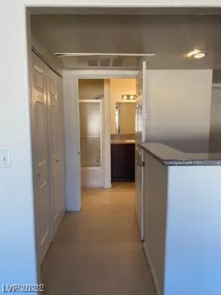 Photo #3: 2408059 Listing 