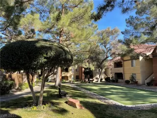 Photo #2: 2408074 Listing 