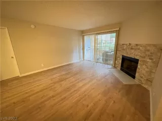 Photo #3: 2408074 Listing 