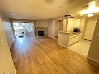 Photo #4: 2408074 Listing 