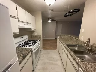 Photo #6: 2408074 Listing 