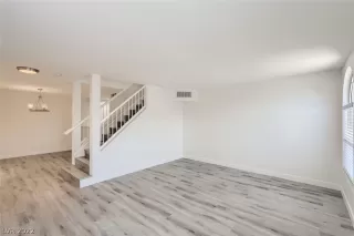 Photo #4: 2408108 Listing 