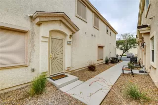 Photo #2: 2408132 Listing