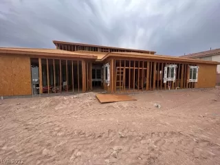 Photo #2: 2408137 Listing 