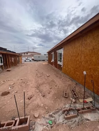 Photo #5: 2408137 Listing 