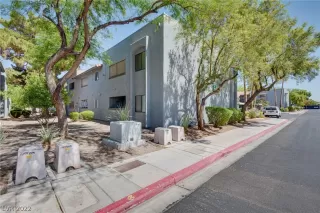 Photo #2: 2408180 Listing 