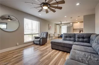 Photo #6: 2408180 Listing 