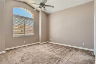 Photo #3: 2408245 Listing 