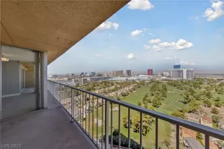 Photo #4: 2408251 Listing 