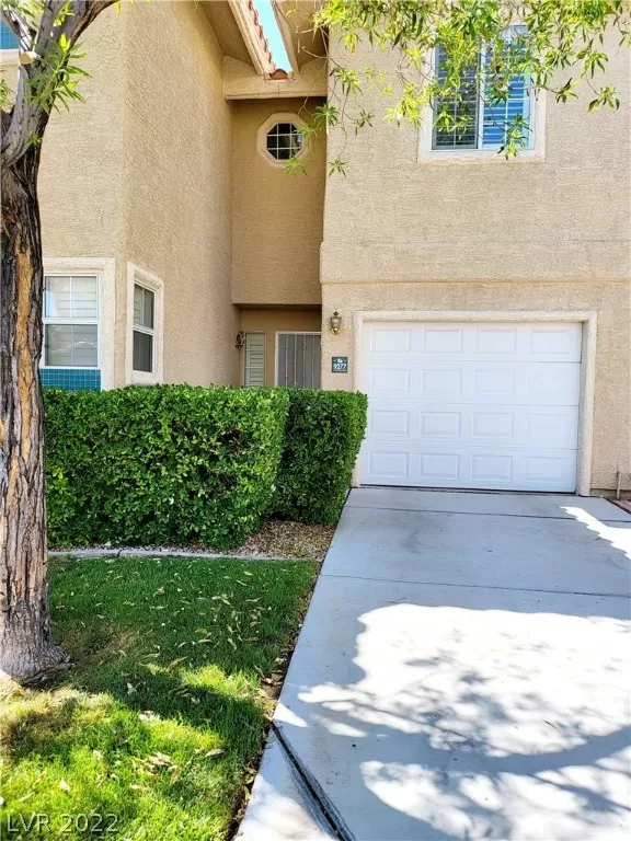 MLS: 2408264 Condo For Sale