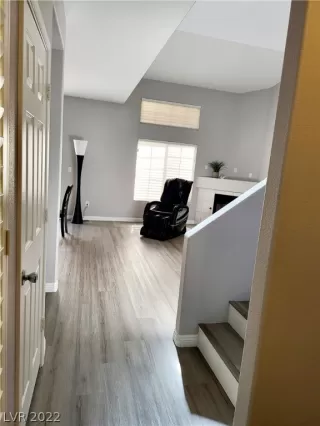 Photo #3: 2408264 Listing