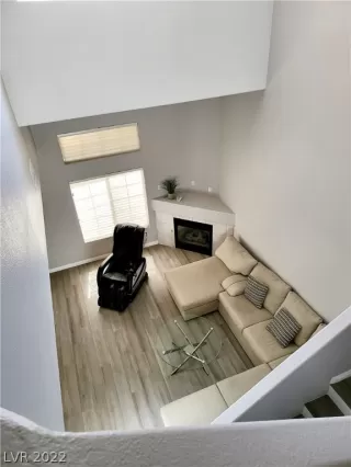 Photo #6: 2408264 Listing