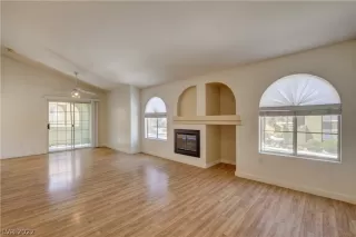 Photo #2: 2408309 Listing 