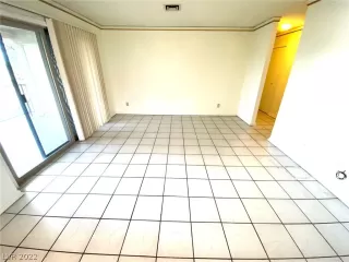 Photo #4: 2408317 Listing 