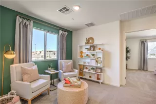 Photo #6: 2408330 Listing