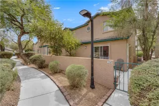 Photo #1: 2408343 Listing