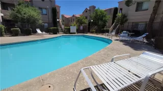 Photo #3: 2408351 Listing