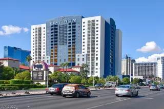 Photo #3: 2408369 Listing